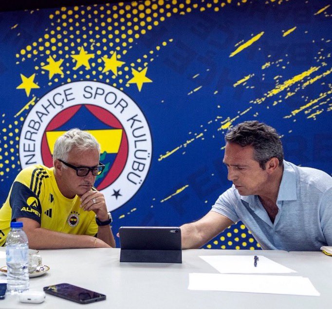 - Başkanım bize ofansif bir orta saha lazım.
+ Filtrele sağ üstten Pozisyon Alma'sı yüksek oyuncuları
- Başkanım o defansif bir özellik 
+ ....