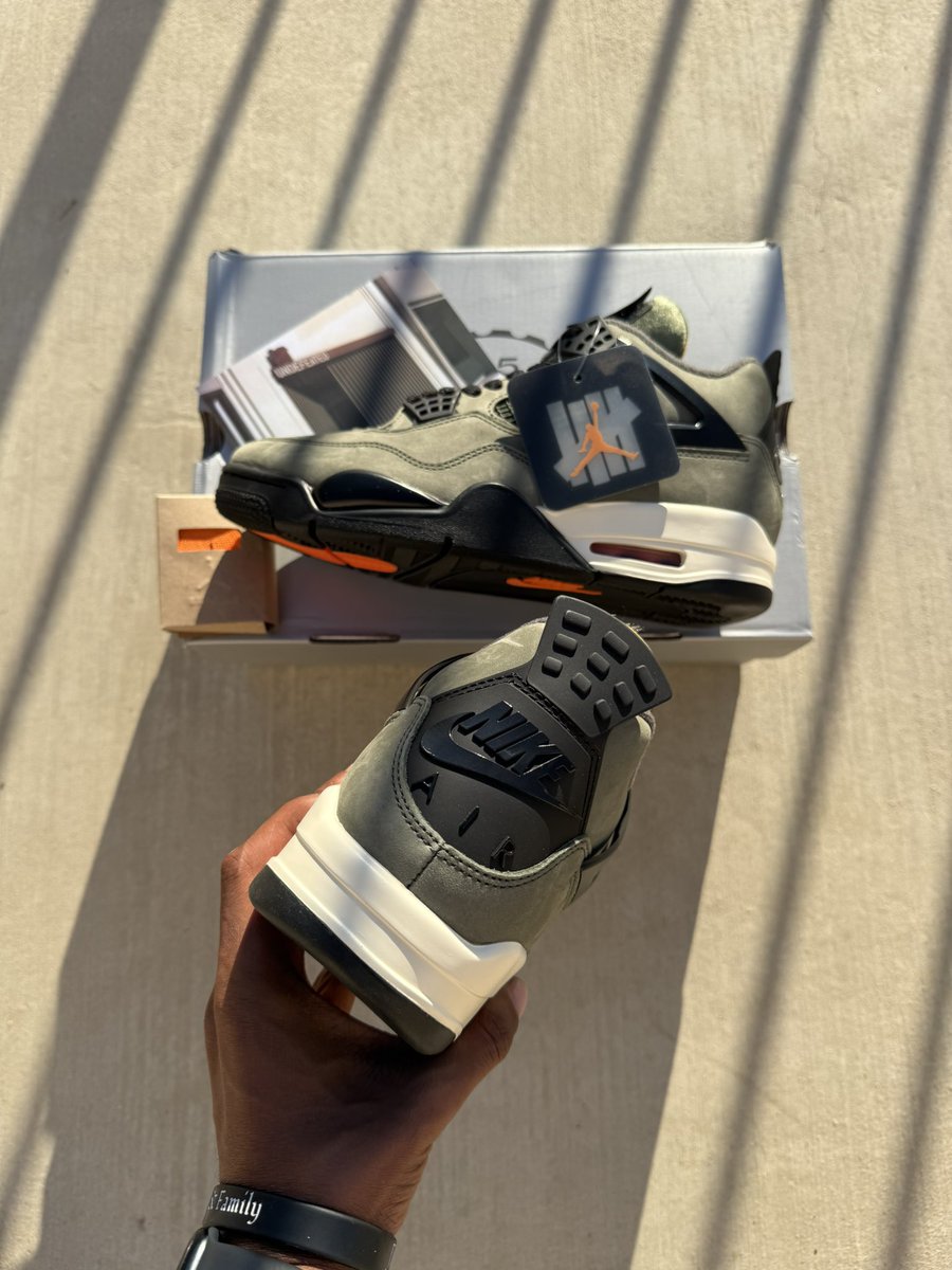 Ovrnundr's tweet image. Undefeated x Nike Air Jordan 4 🪖
• $230 USD
• August 2nd
Stock 100,000+ pairs