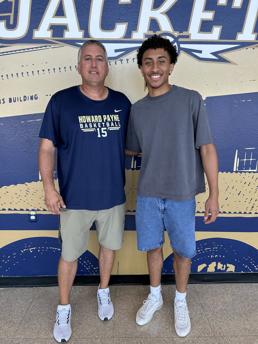 DxFulton11's tweet image. After a great visit & conversation with @ndalleh @tstarnes_hpu I am blessed & very grateful to receive my first offer to continue my basketball career & education @HPUmbsk
@Dogs_Hoops @Coach_BJ24 @FlatlandAth806 @806hsscmedia @94ftexposure @coachjjp7s @CoachWhiteDB1…