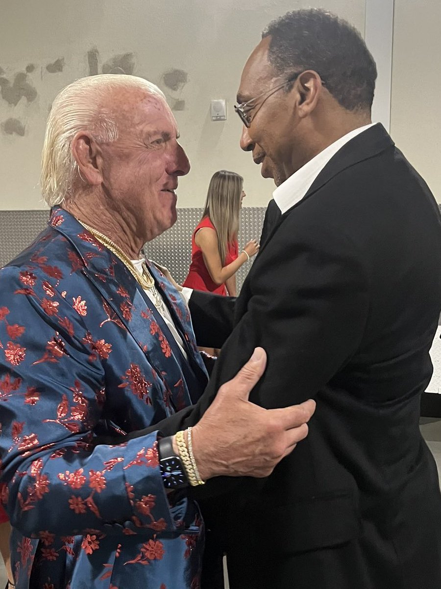 RicFlairNatrBoy's tweet image. Thank You @espn For Treating @HulkHogan Like The Man &amp;amp; The Athlete He Is! He Is The Biggest Star In The History Of Wrestling And He Deserves All The Recognition From Every Football Player, Baseball Player, Basketball Player, Or Any Other Athlete That Is World Class. Thank You…