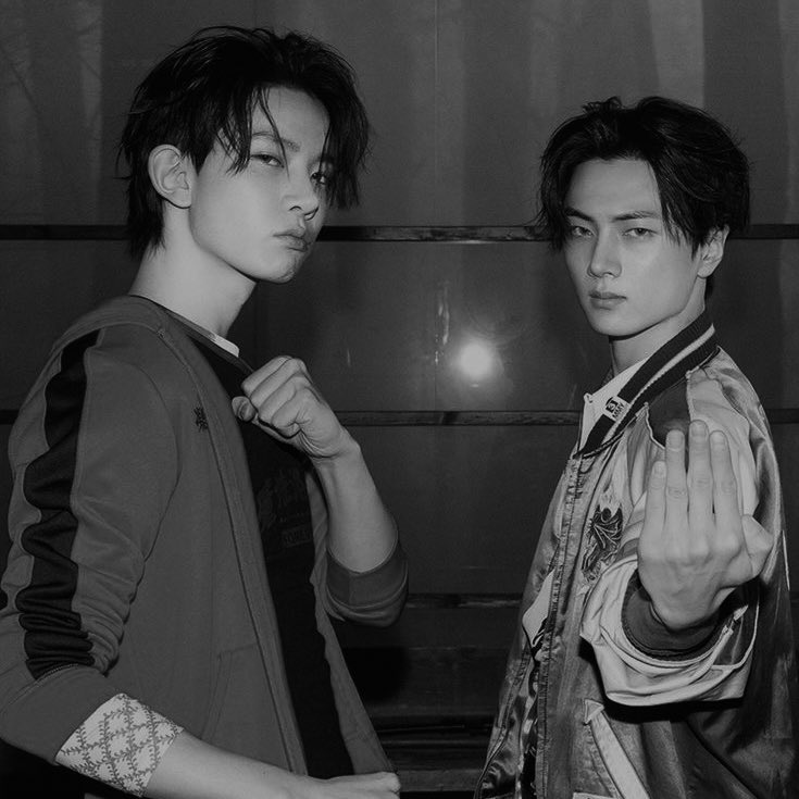 TOKIOSTAR99's tweet photo. fortune, gloire et pouvoir et surtout JOYEUX ANNIVERSAIRE à mon ptit pote à la compote !!!!!!! 🎉🥳 @eskiled longue vie à toi ma vida loca jtm fort https://t.co/aFh2q4vi6x