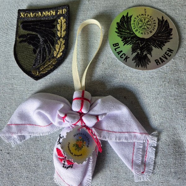 robot jura (@robot_jura) on Twitter photo Mail report!
Thank you, <a href="/CynlandNS/">Cynïka__NoSc🍁</a> , this arrived a couple of days ago, I didn't get to post before, sorry.
Very proud for having that patch!
My mother is going to snatch the motanka from me, she's already said she'll try to make some herself. 😁 Mail report!
Thank you, <a href="/CynlandNS/">Cynïka__NoSc🍁</a> , this arrived a couple of days ago, I didn't get to post before, sorry.
Very proud for having that patch!
My mother is going to snatch the motanka from me, she's already said she'll try to make some herself. 😁