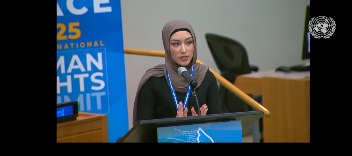 Heureux d’avoir participé en ligne à la 1ʳᵉ journée du 19e Sommet des droits de l’homme à l’ONU.
La jeunesse y a été brillamment valorisée.
Merci à @Youth4Rights pour cette session dédiée à l’éducation pour la paix. 🌍✊

#HumanRights #UN #YouthVoices #PeaceEducation