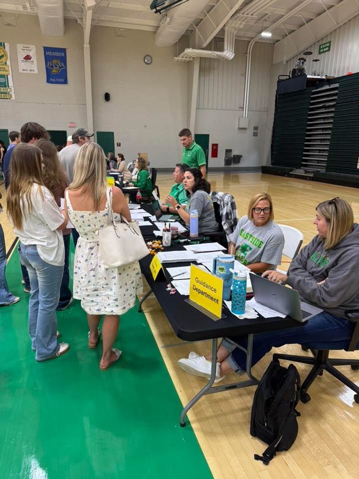DKESupt's tweet image. High school registration was in full swing the last 2 days! It was great to see so many students and families back in the building getting ready for a new school year. #DKE