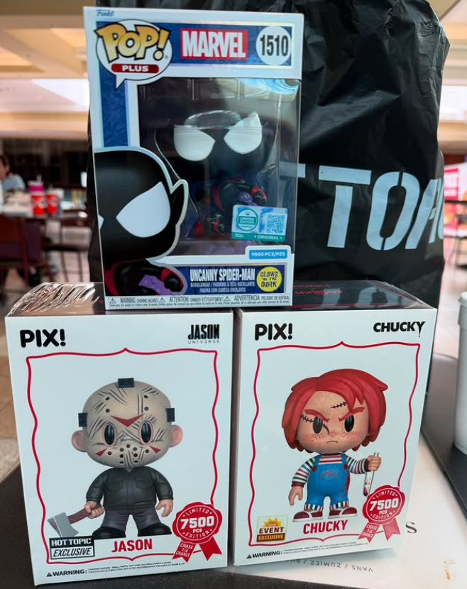 professorjosh's tweet image. Lunch time score at @HotTopic with some Hot Cash! @ThrilljoyCo @OriginalFunko
#funkopops #thrilljoy #sdcc #funko #horror
