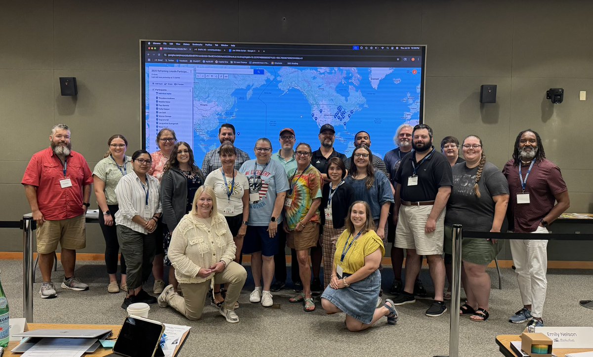 mremrich1's tweet image. The 2025 @Gilder_Lehrman @ALPLM Reframing Lincoln Seminar has brought together teachers from across the United States and U.S. Territories from the East Coast to the West Coast and everywhere in between. One participant even flew in from Saipan!
The map behind us shows just how…