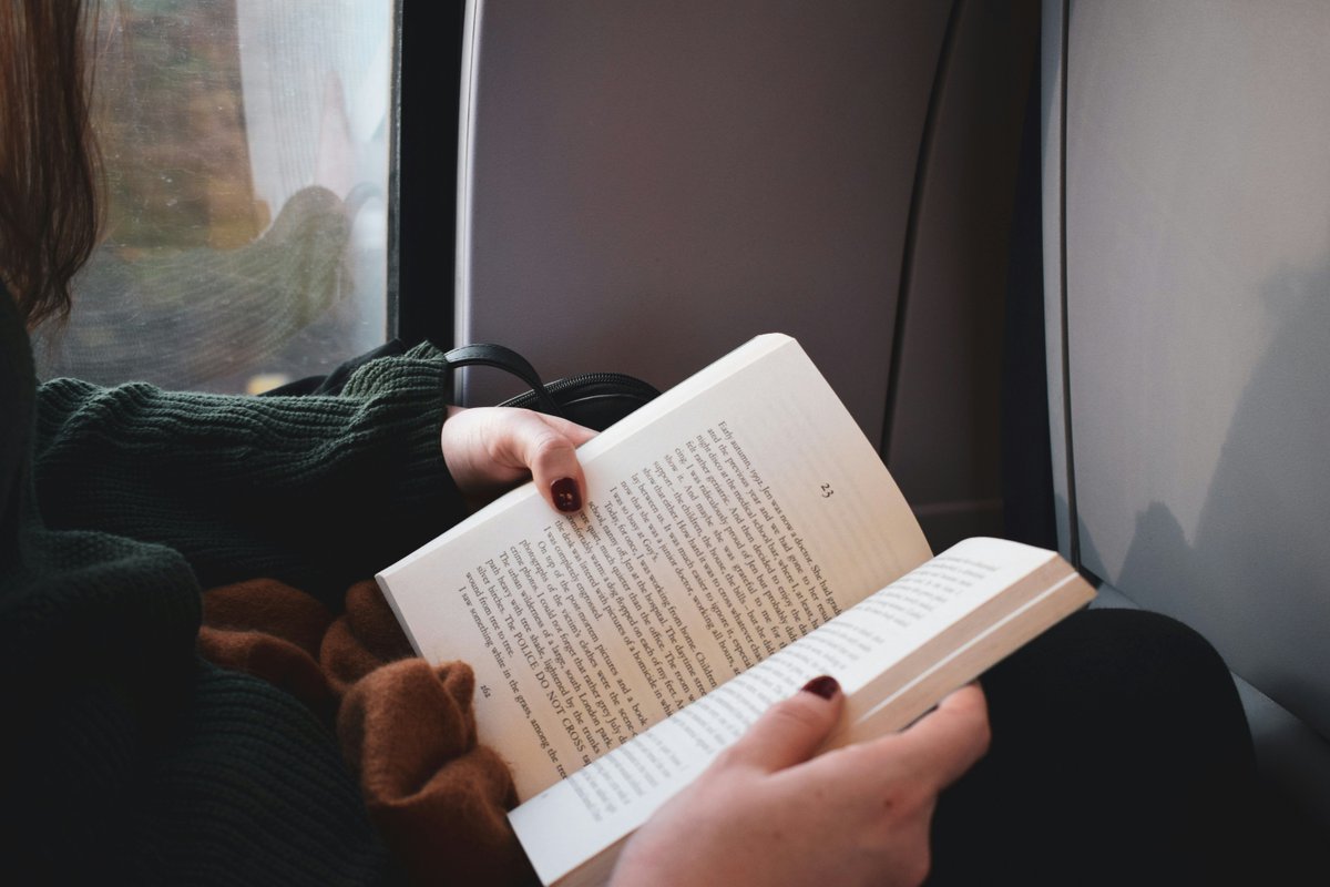 kadaxis's tweet image. Reward your followers with exclusive #content, such as unpublished chapters, behind-the-scenes insights, or giveaways. This can incentivize people to follow and support your work.
#bookmarketing #writing