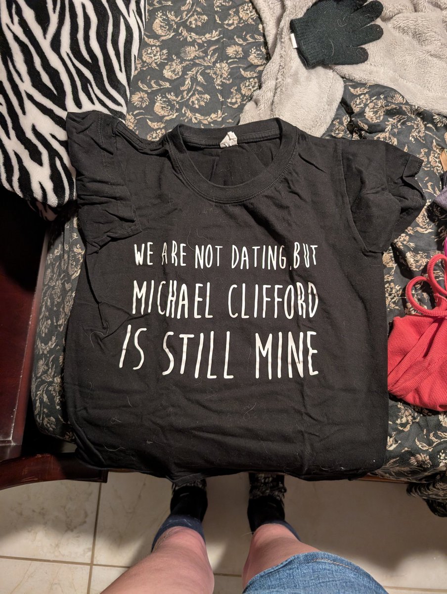 As a happily engaged woman moving into a house with my fiance now... I think its time to say goodbye to this very cringe fangirl shirt i purchased at 17 🤣🤣🤣 (plus ever since i met them in for my make a wish trip it felt too weird to wear it)