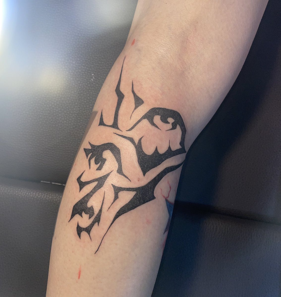 caimsalimen's tweet image. tatuagy by eu