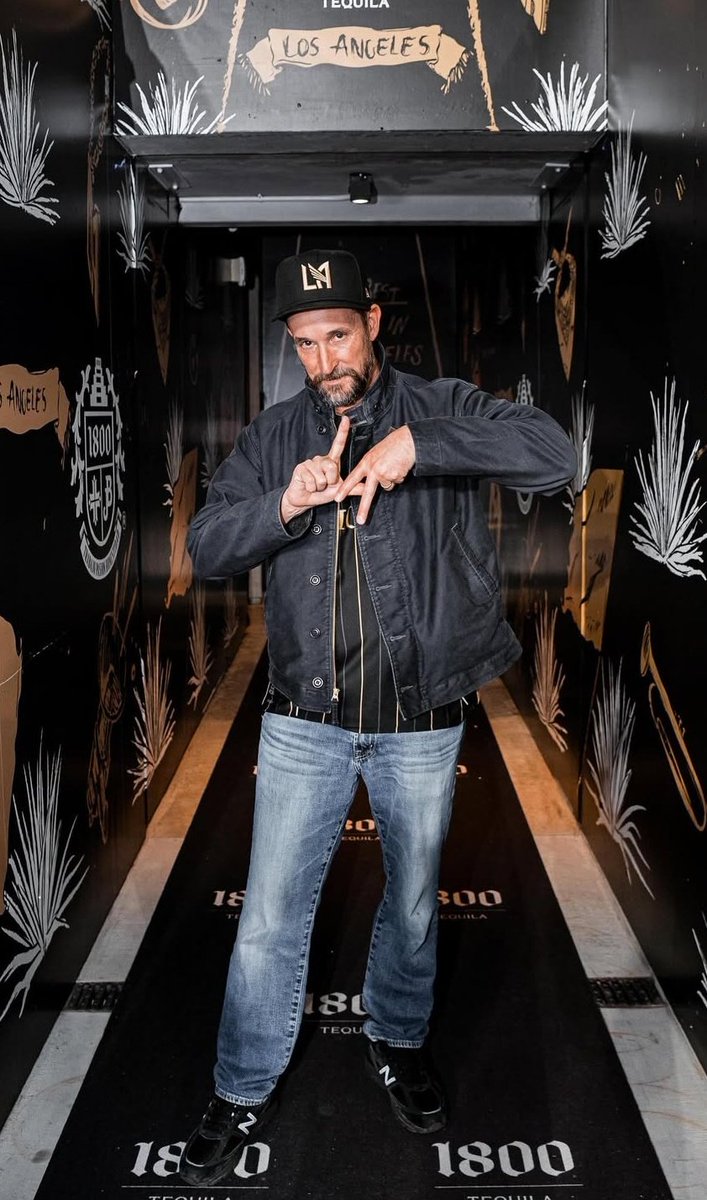 NoahWyleUpdates's tweet image. Noah Wyle at the LAFC vs La Galaxy match earlier this week
Posted by @/richorosco on Instagram