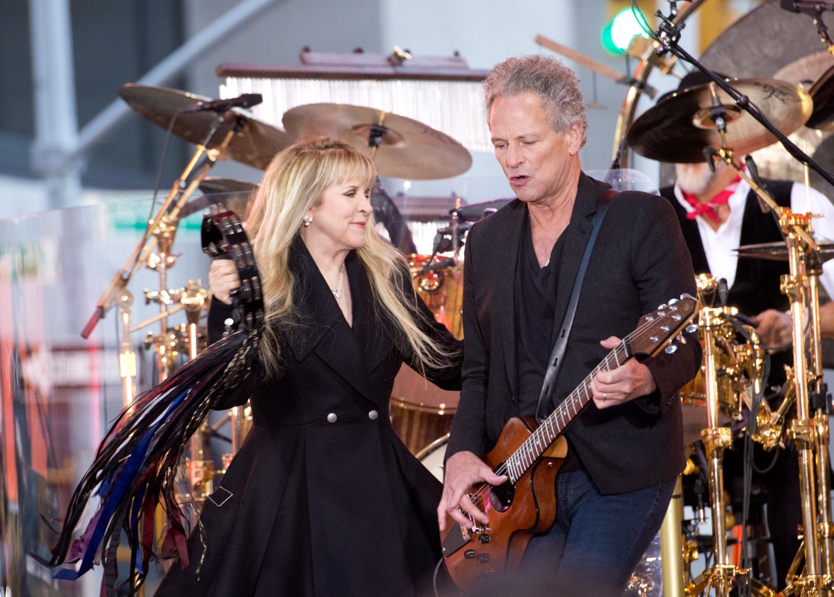 GoldDerby's tweet image. Lindsey Buckingham and Stevie Nicks' album to be reissued for the first time in 52 Years: A look back at their awards history goldderby.com/music/2025/lin…