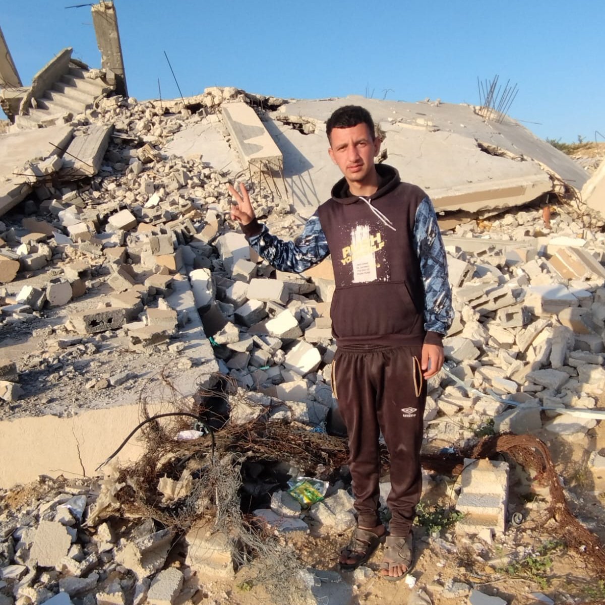 Please don't skip me :((

My account was restricted by people I don't know because they don't want us to achieve our goal, eat and get out of here

Please support gofundme as much as you can!!
paypal.com/donate?hosted_…
Please, leave a comment 🇵🇸 or