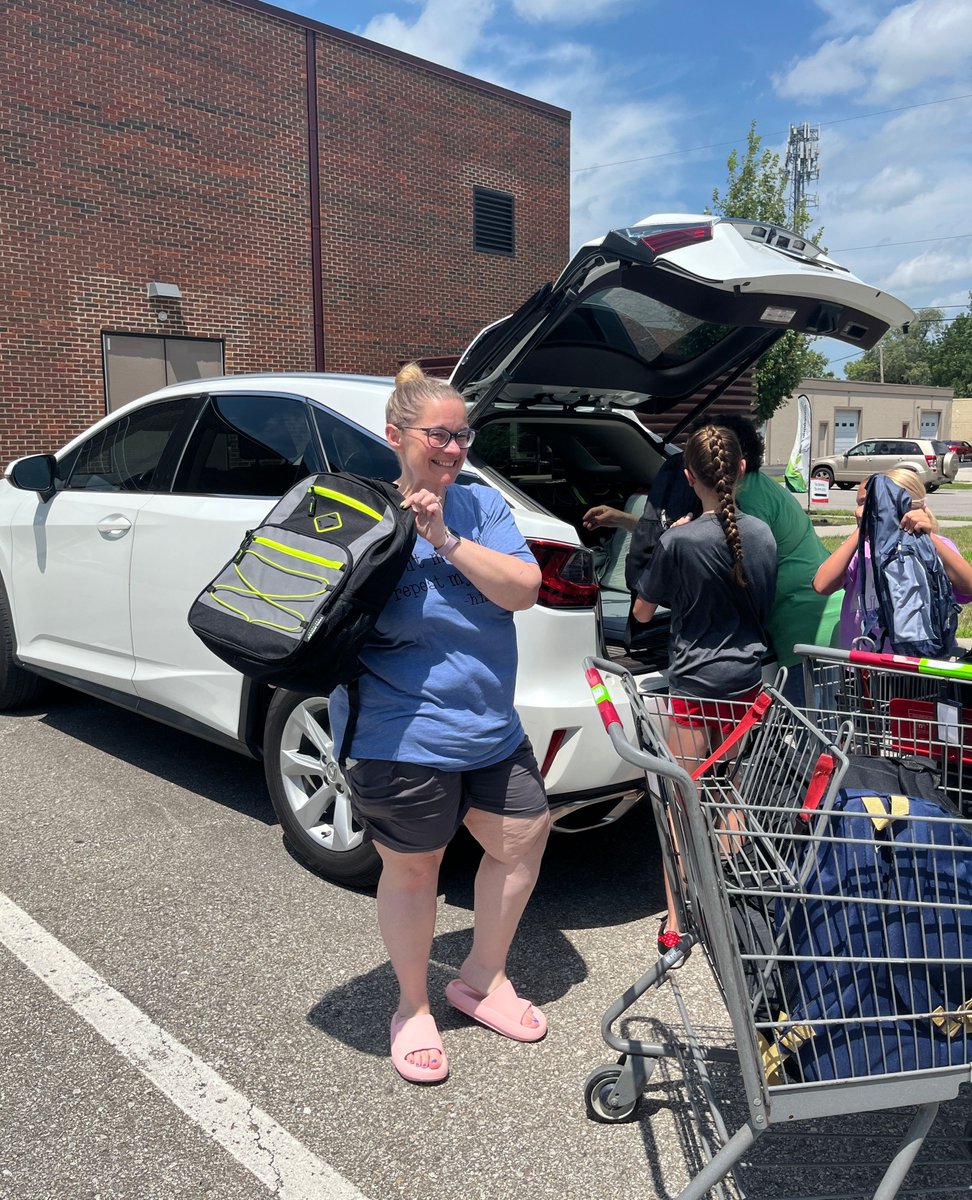 🎒Packing 2,500 backpacks is just the beginning. Getting them delivered to 51 schools takes a strong and generous community.

⭐️Thank you to all the volunteers who showed up to help, even in the 90 degree heat. Your time and effort make a real difference for Olathe students. 💚