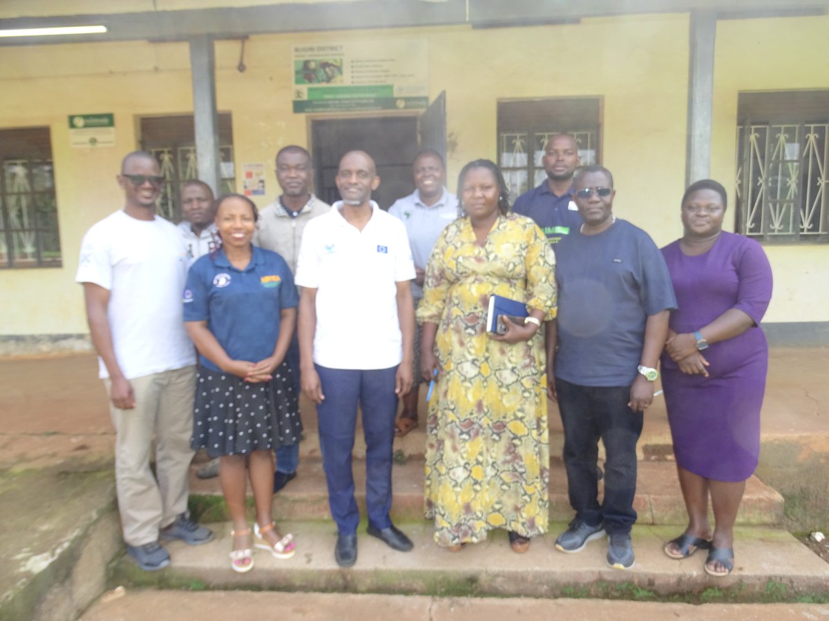 ASARECA's tweet photo. All is well in the campaign to scale out the concept of #DigitalConnectors in Bugiri district in Eastern Uganda. The District Production and Marketing Officer, Dr. Sarah Majuga signaled willingness to integrate the concept, which is gathering pace in East Africa courtesy of the #AIRTEAProject which has been running for the last five years in Uganda, Kenya and Rwanda.
According to Dr. Majuga who heads agricultural production in the district, efforts are already in place to integrate the concept into the #ParishDevelopmentModel, a government rural agricultural transformation framework, to facilitate access by farmers to #agriculturaltechnologies, #markets, #inputs and #extensionservices. “We are predisposing existing government structures to the AIRTEA initiatives to leverage the impacts of the project interventions. “I like the concept of stakeholder engagement which has eased flow and sharing of information,” she said.
Dr. Majuga was briefing #AIRTEAProject Steering Committee members comprising Executive Directors of @FARA, Dr. Aggrey Agumya; and @ASARECA Dr. Sylvester Dickson Baguma, on the sustainability of the approach in promoting the utilization of digital innovations during a courtesy call on her in her office in Bugiri. The Executive Directors are currently in Bugiri on their third day of the two-weeks activity that is expected to cover six project sites of six TPPs spread over eight Ugandan districts of Arua, Lira, Dokolo, Bugiri, Kayunga, Wakiso, Mityana, and Kisoro.
They were guided through the tour to hear from the digital connectors and the affected farmers by implementing partners, the Uganda Forum for Agricultural Advisory Services (@UFAAS13 ) and the African Forum for Agricultural Advisory Services (@afaasinfo ) under the AIRTEA third-party project (AIRTEA_TP 009), Digital Connectors for Farming Communities (DC4FC). The project aims at accelerating sustainable agricultural extension services in farming communities. In Uganda nine young agripreneurs have been equipped with digital tools, and provided training and mentorship to enable them establish viable and sustainable agricultural advisory services enterprises aimed at benefiting farming communities.
The AIRTEA Project focuses on strengthening capacities of youth and women in multi-stakeholder Innovation Platforms (IPs). AIRTEA is supported by the Organization of African, Caribbean, and Pacific States (OACPS) through the ACP Innovation Fund which is funded by the European Union (@EU_Commission ) and is managed by a consortium consisting of the Forum for Agricultural Research in Africa (FARA), ASARECA and the Eastern Africa Farmers Federation (EAFF).