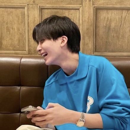 hanicakez's tweet image. study buddies (or something)
a #jihan #yoonhong filo au
trenz (jh) has been teasing shane (js) nonstop until he finally agrees to study with him.