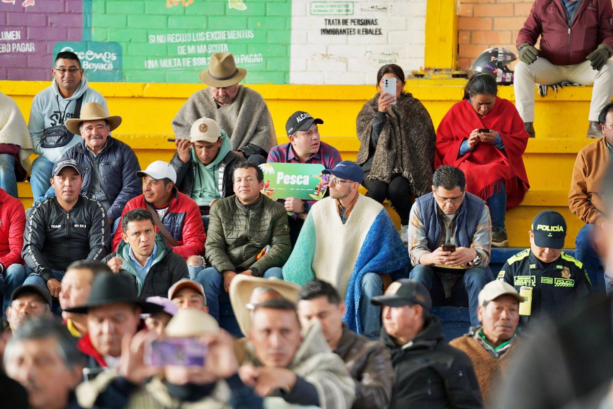 PaulaCepedaR's tweet image. Hoy acompañamos el Segundo Encuentro Departamental de Paperos en Soracá, Boyacá. Un espacio de diálogo en el que participamos junto a la ministra de Agricultura, @MCarvajalinoV el gobernador @CarlosAmayaR y demás actores clave del sector.
Escuchamos a quienes, con esfuerzo y…