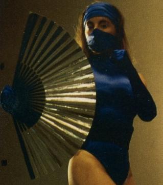 Daily_Kitana's tweet image. Katalin Zamiar as Kitana in mortal kombat 2 , 1993, our first and original Kitana 😍🪭🩵💙