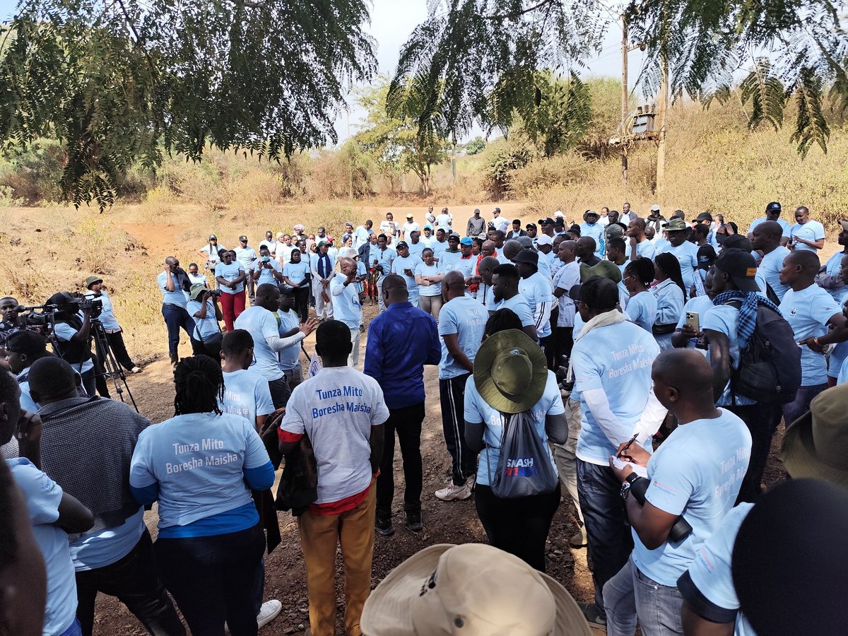 umbrellaWruanvs's tweet image. Today & Yesterday, LANABWRUA joined the journey of Water #RiverNolturesh & #RiverKimengelia. The River is speaking in a loud voice asking who will restore me? Can you hear her voice? Thank you @WWF_Kenya for organizing this campaign.
#Voices4Rivers
#Catchment2Tap