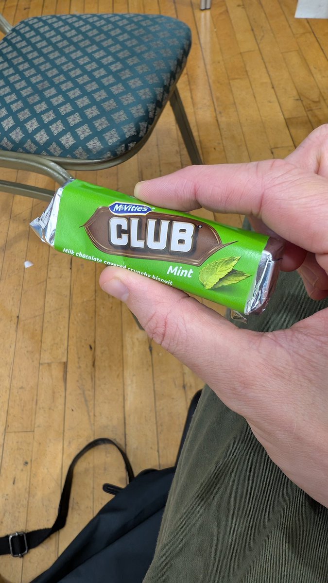 Ollie_Creative's tweet image. If you can, please register to donate blood.
Some perks:
✅ Contributing to humanity in a way that is pretty metal 🤘🏻
✅ Sit in a fun chair for a bit of "me time"
✅ Free snacks
blood.co.uk