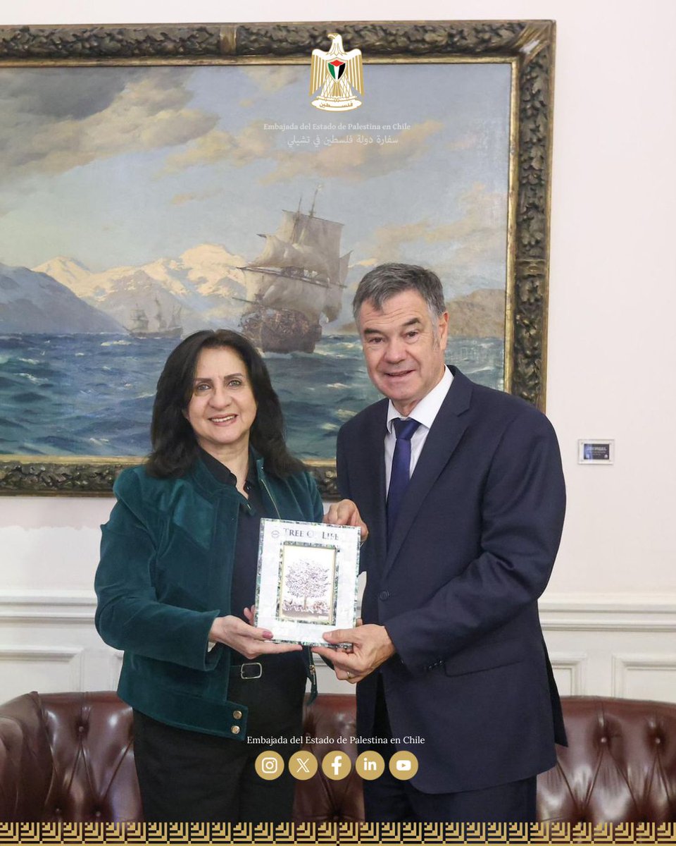 Embajada del Estado de Palestina en Chile (@embpalestinacl) on Twitter photo En las dependencias del <a href="/Senado_Chile/">Senado Chile</a> en Santiago, el presidente del Senado de Chile, Manuel José Ossandón <a href="/mjossandon/">Manuel José Ossandón</a>, recibió a la embajadora del Estado de Palestina en Chile, <a href="/VeraBaboun/">Vera Baboun</a>
Durante el encuentro, ambas autoridades abordaron temas urgentes relacionados con la En las dependencias del <a href="/Senado_Chile/">Senado Chile</a> en Santiago, el presidente del Senado de Chile, Manuel José Ossandón <a href="/mjossandon/">Manuel José Ossandón</a>, recibió a la embajadora del Estado de Palestina en Chile, <a href="/VeraBaboun/">Vera Baboun</a>
Durante el encuentro, ambas autoridades abordaron temas urgentes relacionados con la