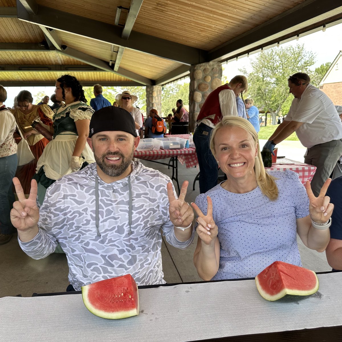 rachelle_morris's tweet image. This Is The Place Heritage Park is THE place to be on Pioneer Day! Great to see kids AND parents enjoying all the festivities and I’m proud to say that b/w Mike Bird and me, one of us won the 🍉 contest! Happy Pioneer Day from @Thisistheplace1!
