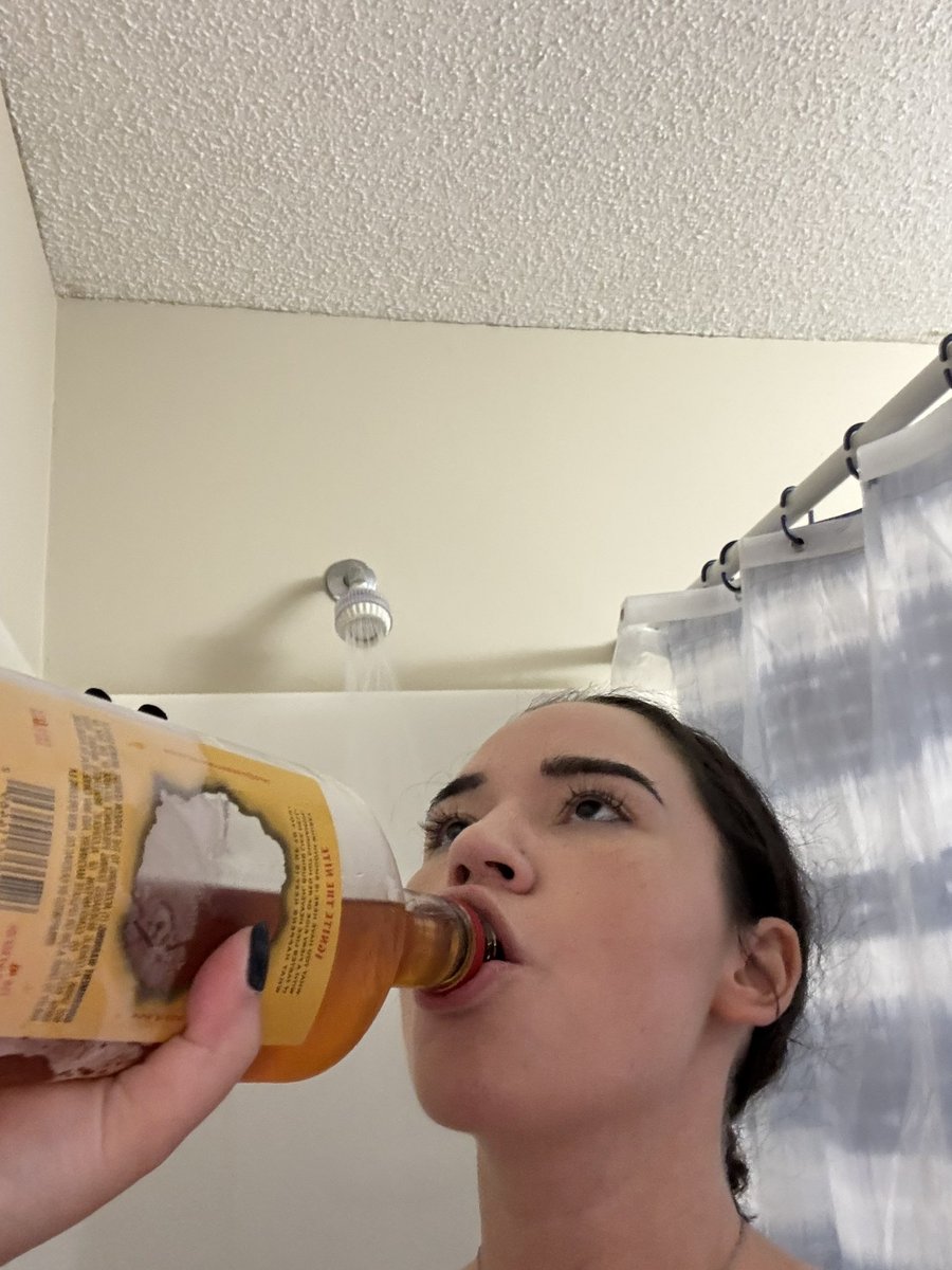 upnextjess's tweet image. no im doing super well and that fireball is there for decoration. what would make you think otherwise?