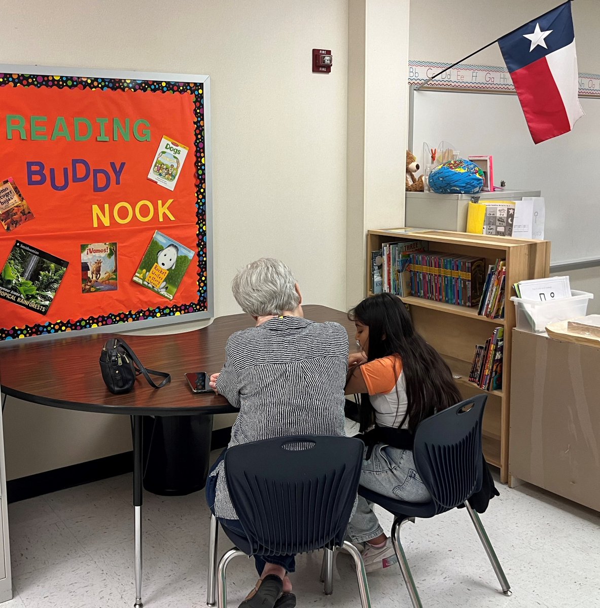 FBISDCommunity's tweet image. “It’s not just about reading—it’s about building trust so students feel safe to share what’s on their minds and hearts.” – UPLIFT Mentor
Want to make a difference? Become a mentor!
Volunteer to be a mentor here: bit.ly/FBISD-Mentor