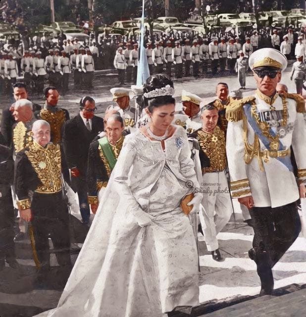 Avayiran's tweet image. کاشکی فقط یکبار، میشد دوباره تو را دید🩵👑
#شاهنشاه_آریامهر_قدرت_ماندگار