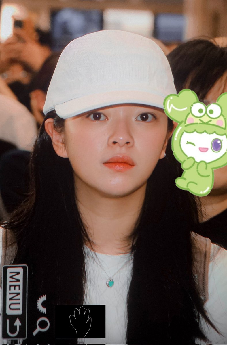 YuangleJYJH's tweet image. 250725 프리뷰
' 사람 만아서 좀 부끄럽네 ㅇㄴ 😳 '
#TWICE #트와이스 #トゥワイス #정연 #JEONGYEON #ジョンヨン