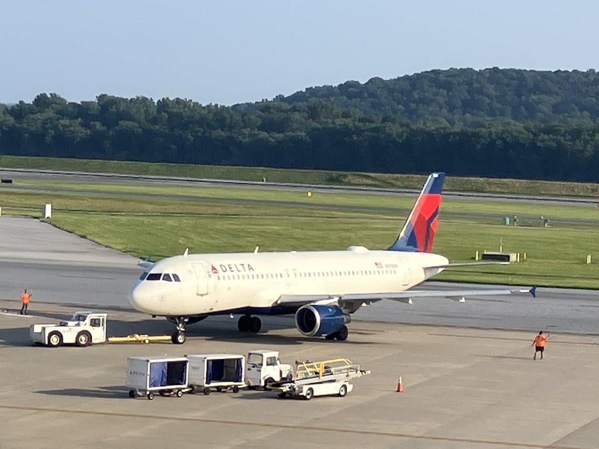 Ending a great day of spotting at <a href="/FlyHIA/">Harrisburg International Airport</a> with this <a href="/Delta/">Delta</a> Airbus A320 getting pushed from Gate A3 as it is ready for an on time departure to Atlanta as flight 2857 tonight.