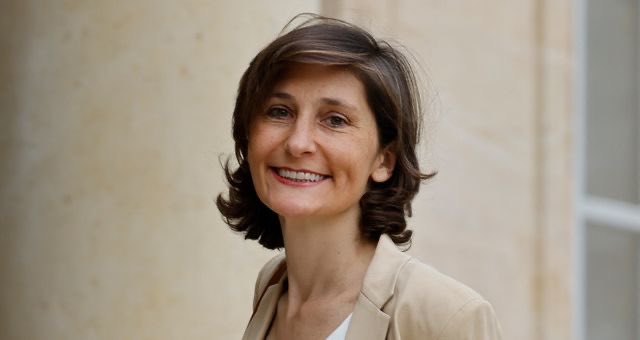 inter_presse's tweet image. Ce jeudi dans la #Matinale de @franceinter :
À 7h50, Amélie Oudéa-Castéra (@AOC1978), présidente du Comité National Olympique et Sportif Français (CNOSF), sera l’invitée d’Amélie Perrier, un an après les JO de Paris 2024