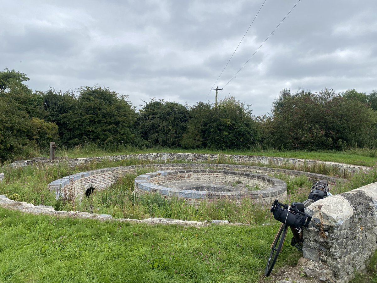 timbarry2's tweet image. Day 1 done , thanks to my tour guide getting me out of Dublin , never knew the Roman’s got to Ireland but I found an amphitheater and a viaduct on travels and amazingly the sun was shining 👌👌👌🚴‍♂️🚴‍♂️🚴‍♂️