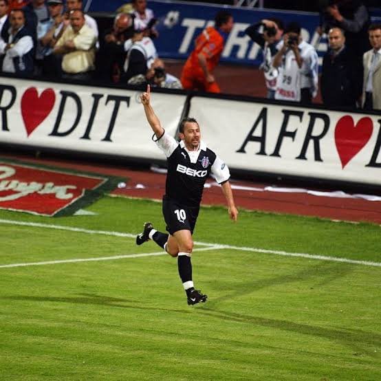 BEŞİKTAŞ TRİBÜNLERİ: SERGEN YALÇIN!