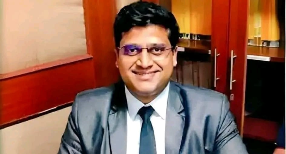 BadalMi66042746's tweet image. जब न्याय के मंदिर में ही दलाली होने लगे
तो जुबैर-जैसे देशद्रोही बेल पर नाचते हैं।
ACB के जाल में फंसे जज बताएं कानून बिकता है या बंटता है?कॉलेजियम को कोई पूछने वाला नहीं,जनता सिर्फ़ फैसला नहीं,जवाबदेही भी चाहती है!
#JudiciaryReform #भ्रष्ट_न्यायपालिका #सिस्टम_की_सर्जरी_ज़रूरी_है