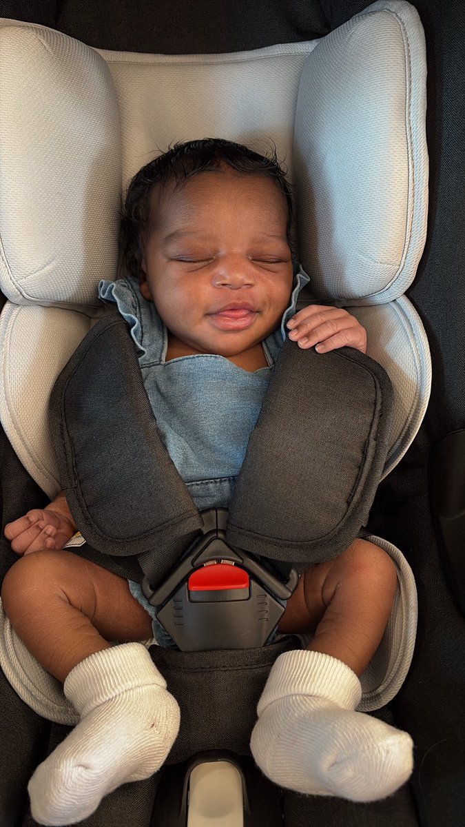 zrackzz_'s tweet photo. My daughter so pretty 🥹🥹🥹🥹🥹🥹 https://t.co/CDfsA1wCVm