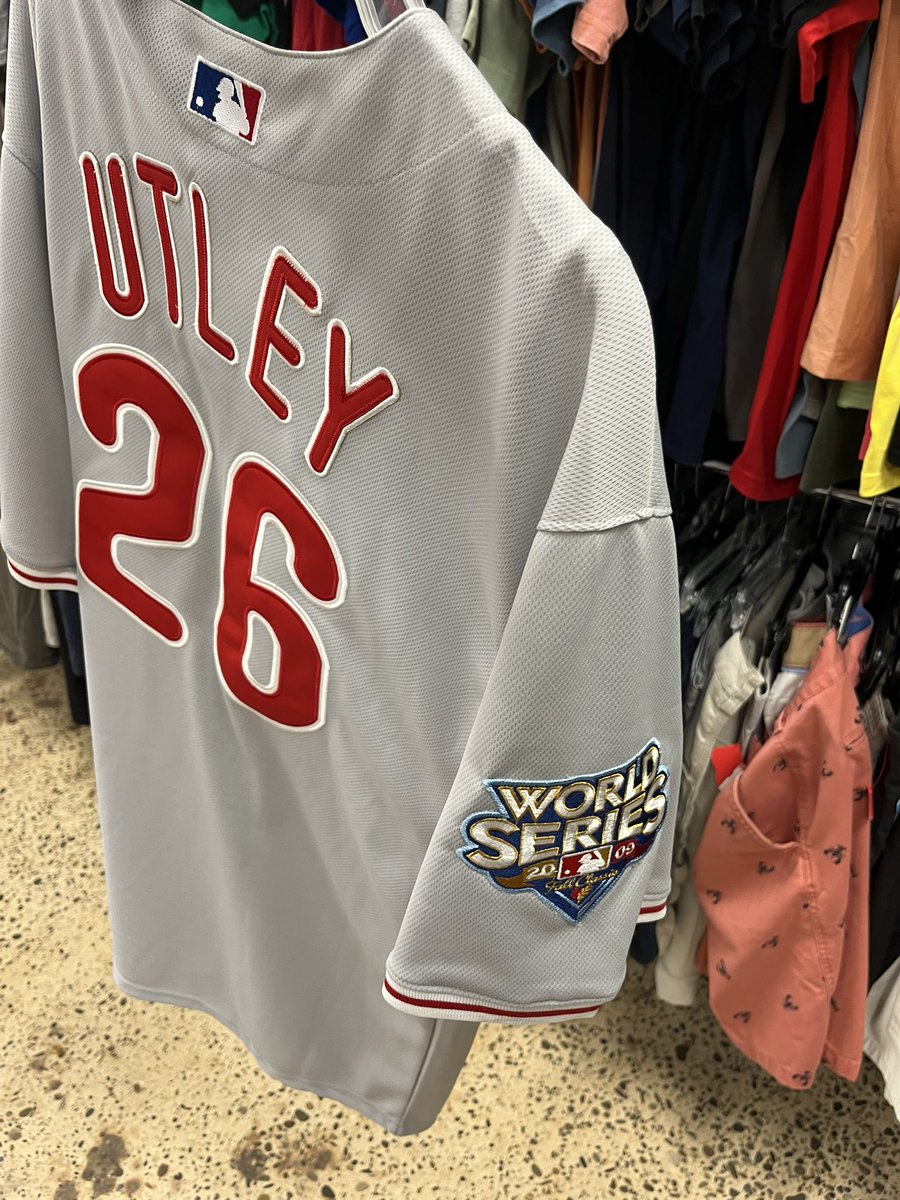dan_sostek's tweet image. Goodwill: the one place you can find a lot of Pringles Wireless Headphones for $5 and an authentic Majestic 2009 World Series Chase Utley jersey for $8