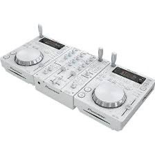 Tray_ceey's tweet photo. Pioneer cdj for sale 

R25k negotiable 
#keadrive 
#deprem 
#INDvsENG https://t.co/Kkk5kYHKXO