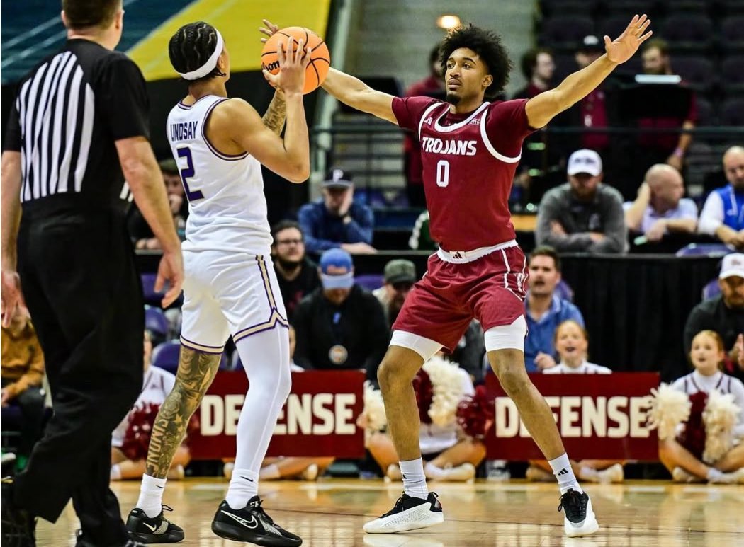 DentonC_Johnson's tweet image. Excited to see my guys live out their dreams this season! @kballer_21 @kerringtonkiel @_jaydenwilliams
Family for life!