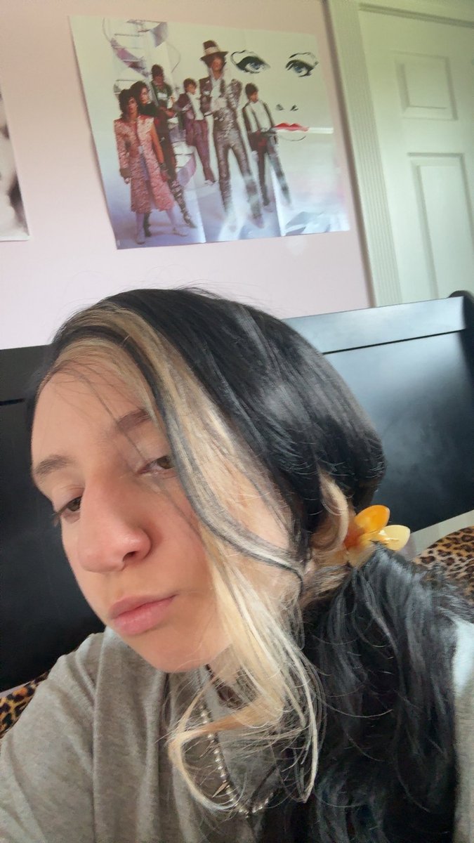 dr_barbvokatis's tweet photo. Yes, my neurodivergent child is experimenting with a new wig again and I love it! 

Self-expression is a fundamental need for each of us. Validating it is deeply connected with feelings of confidence. 

Neurodivergent children must feel that you validate their self expression. https://t.co/JiJEraK9UI