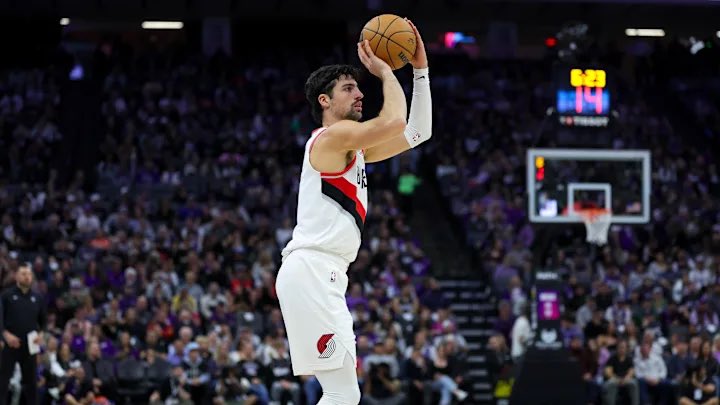 blazerwagon's tweet image. If you could add 1 player to the Blazers for the 2019 WCF run. Who would yall add to that team? 🏆 

This is a tuff one, good luck 🧐