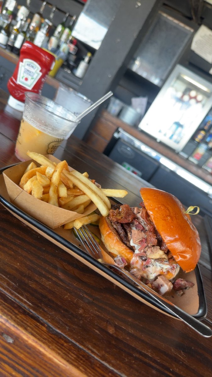 incognitoStunna's tweet image. Thursday unch