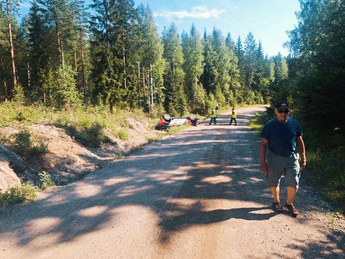 RTLRally's tweet photo. Crash Fourmaux tijdens test voor WK Rally Finland. Crew is oké #wrc https://t.co/nJkNlqAXjS