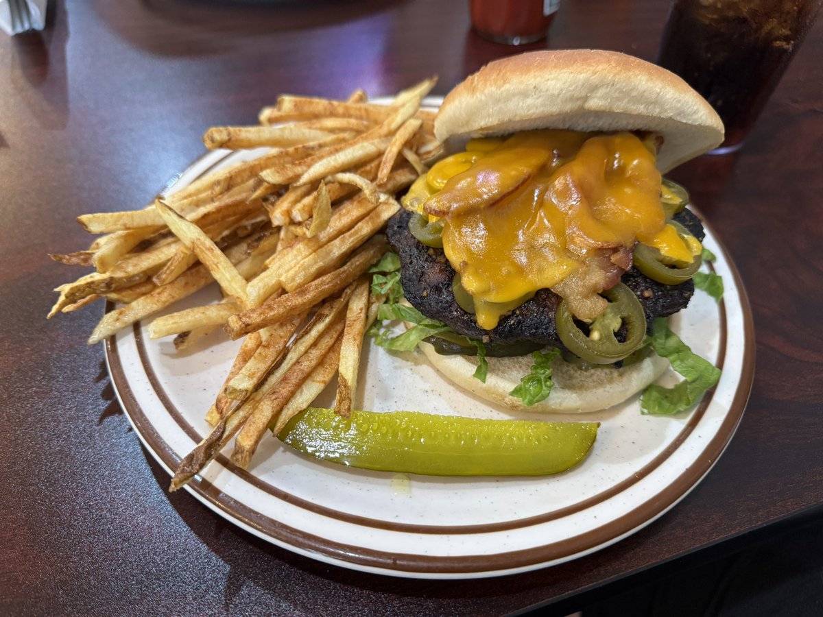 naffy37's tweet image. Mmm… burger 😋