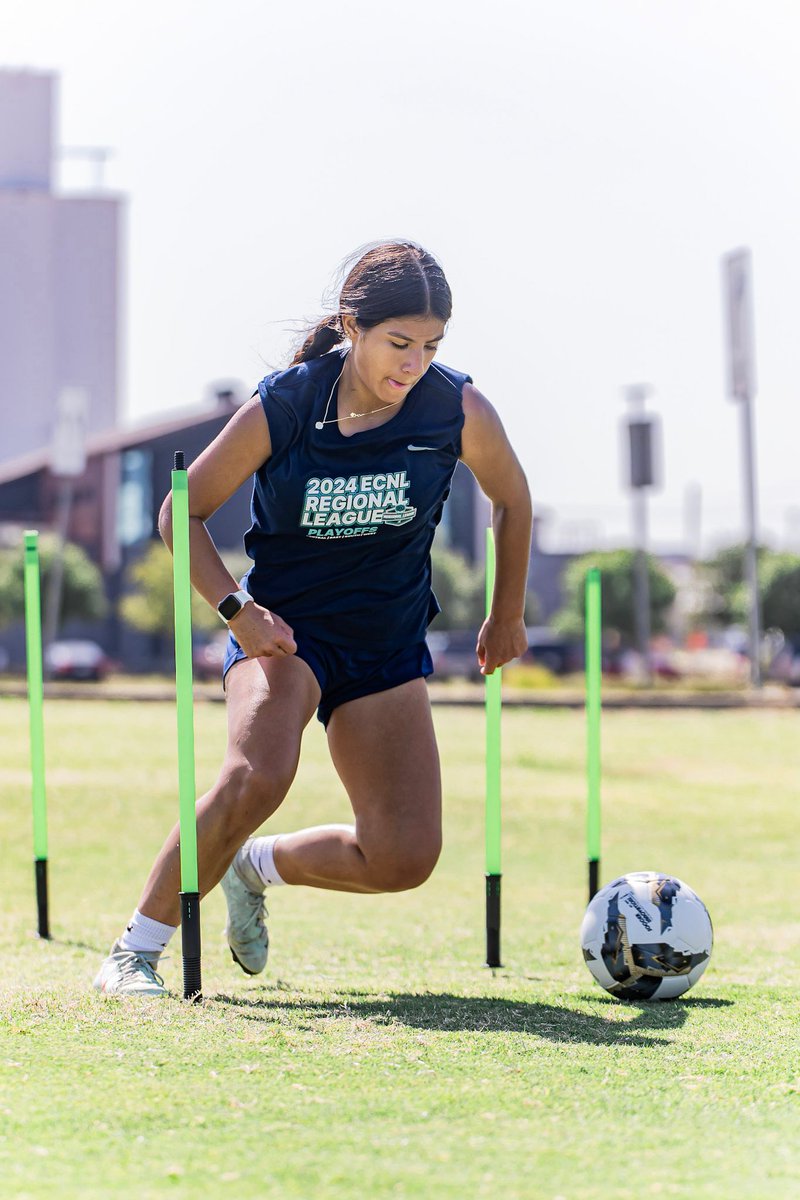 The summer grind never disappoints😈we got my final club season, let’s make this last ride the best one! Still looking for my future home to Continue my soccer and academic career! 
2026 Grad! 🎓

Email- Starhernandez754@gmail.com
