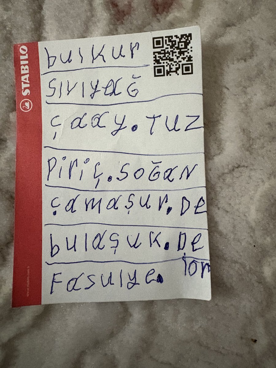ZubeyirNisanci's tweet image. Anne veya babasının el yazısı benim yaşlı anneciğimin yazısı gibi olanlar el kaldırsın.