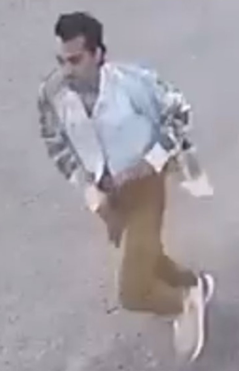 TulsaPolice's tweet image. TURKEY MOUNTAIN STABBING SUSPECT -- 29-year-old Jesse James Brown
Officers are currently trying to track down 29-year-old Jesse James Brown.
On July 24th, 2025, around 6:40 a.m., a 25-year-old woman was jogging at Turkey Mountain when she was approached by a man who stabbed her…