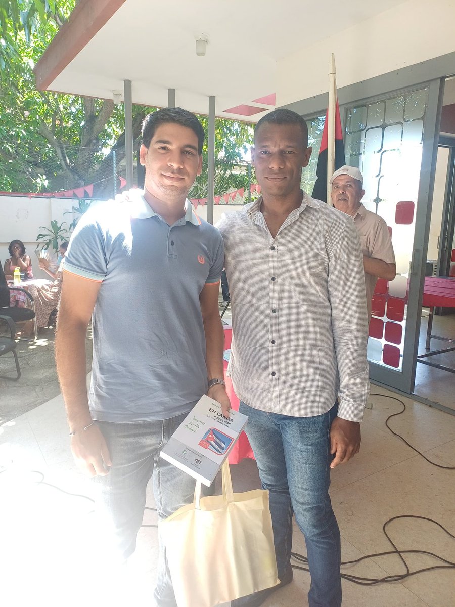 lazarojimc's tweet photo. Nuestro futuro está asegurado. Nuestro colectivo cuenta con trabajadores comprometidos con nuestra Revolución. #LaLuchaNoHaCesado y estamos en 26 https://t.co/QC9yNleq6s