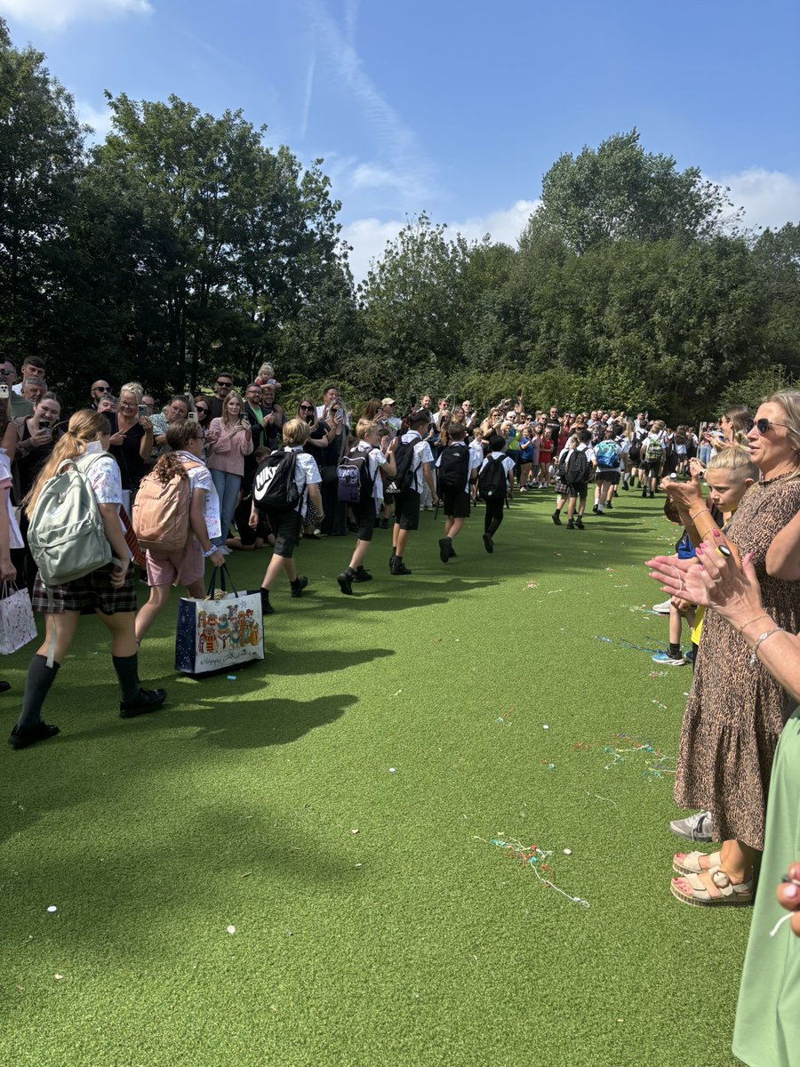 School’s out for summer!
Wishing everyone a great holiday. Thank you for your kind words, cards and gifts. They are all so appreciated. ♥️
Best of luck to the class of 2025, you’ve been ‘simply the best’!
