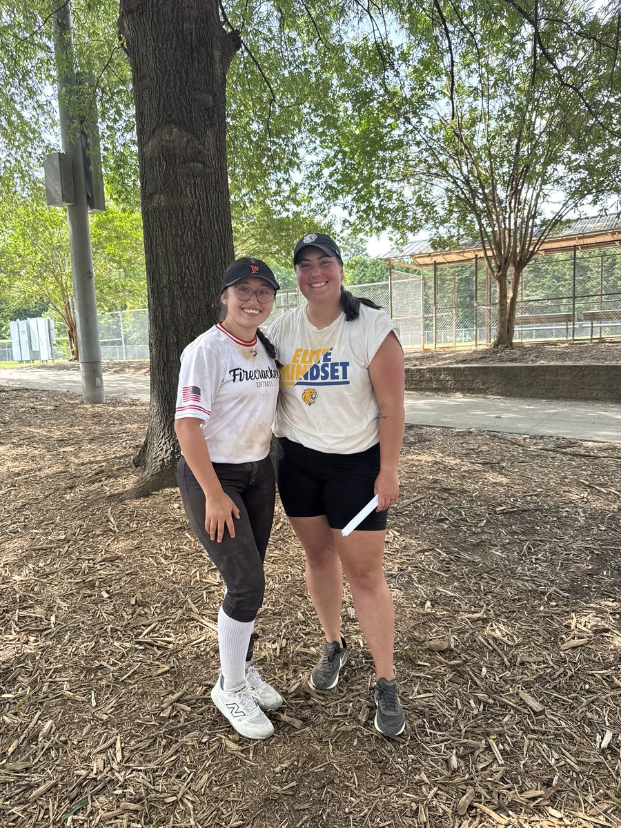 Felicity Acosta tweet media