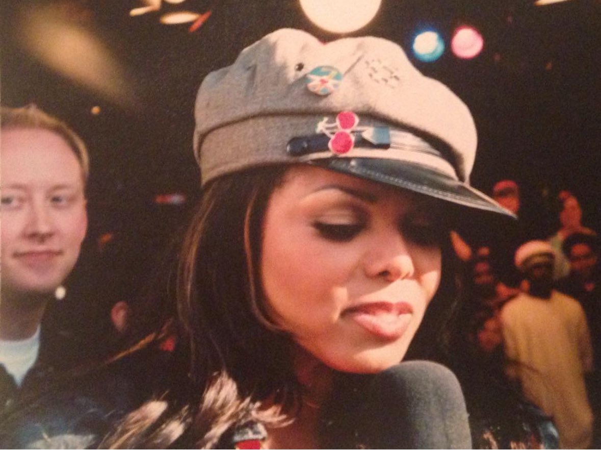 Ghannie's tweet photo. MITA WHO I GOTTA FIGHT TO GET THE DAMITA JO VINYL RE-RELEASE?!!!! DJ is MY album when I was out running the streets chasing YOUR BOOTY and having the TIME OF MY LIFE. I’m not paying $300 for a rat chewed original press off eBay so DROP IT MA’AM. Respectfully. #justicefotdamitajo https://t.co/cNvAtqAO3Y